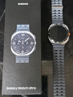 Samsung Galaxy Watch Ultra - Silver